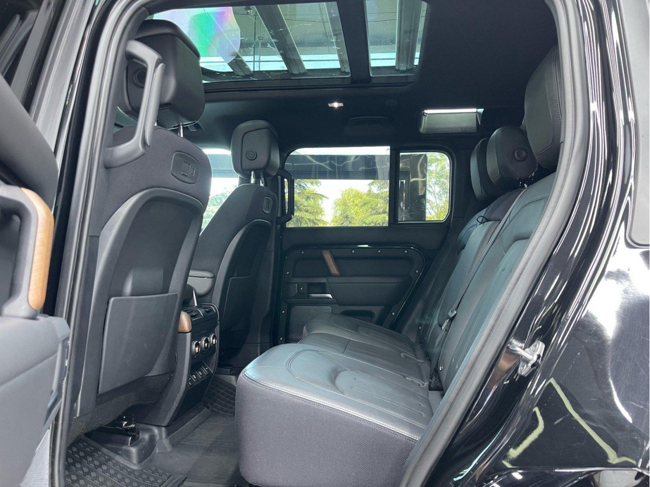 Land Rover Defender 2021
