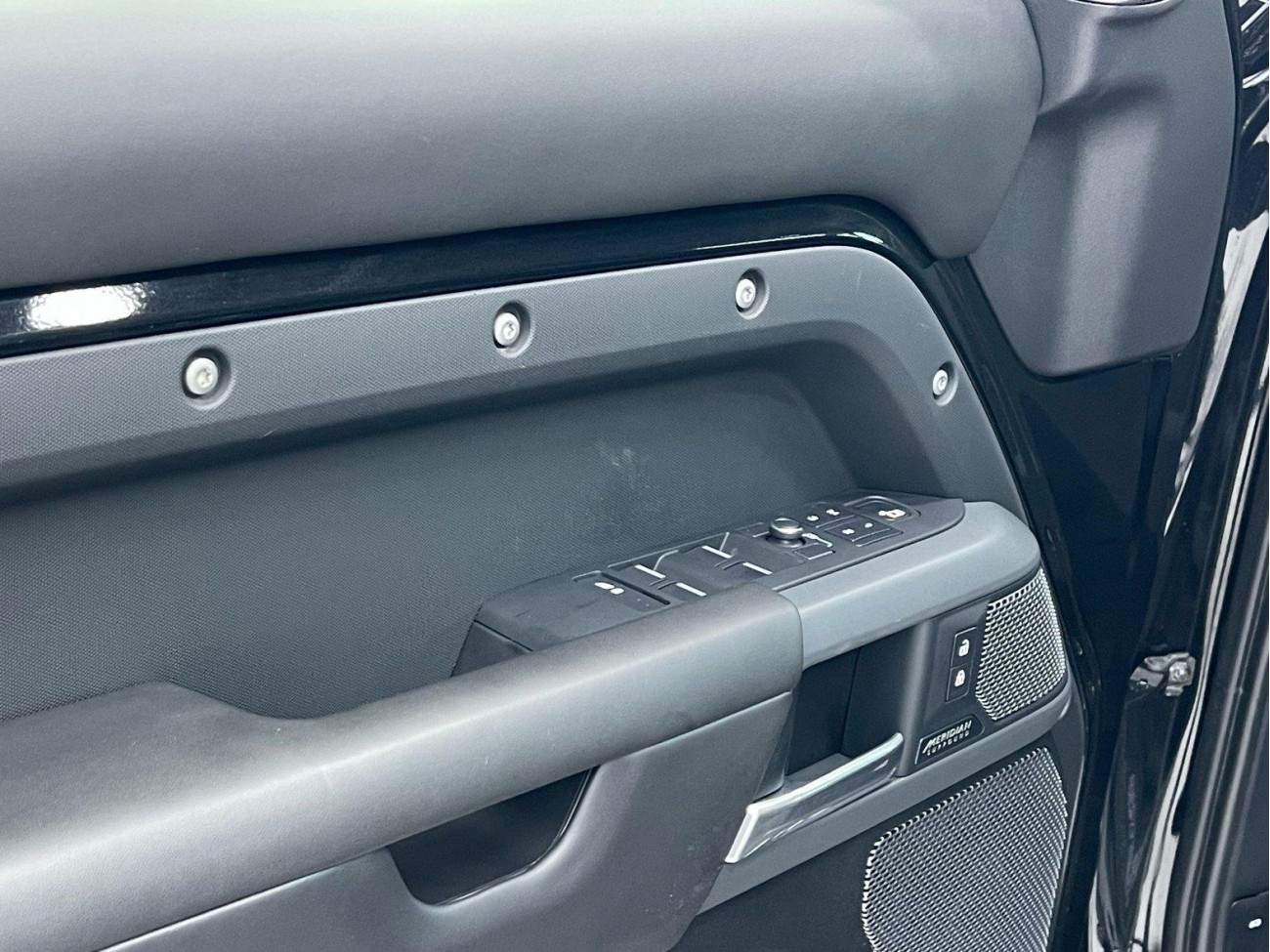 Land Rover Defender 2021