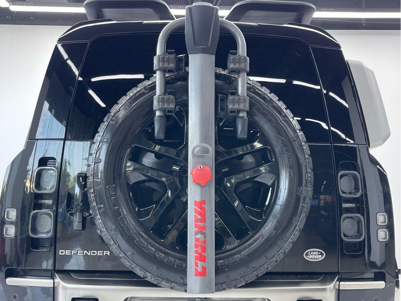 Land Rover Defender 2021