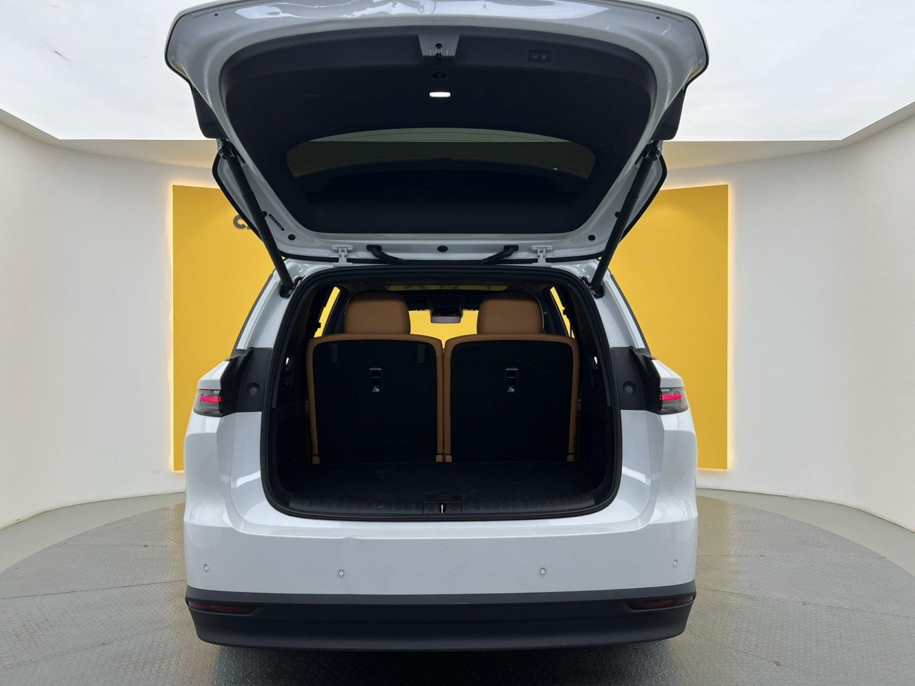 Li Auto i8 2025