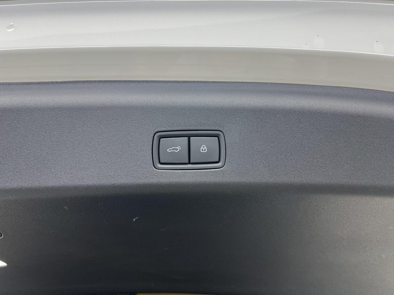 Li Auto i8 2025