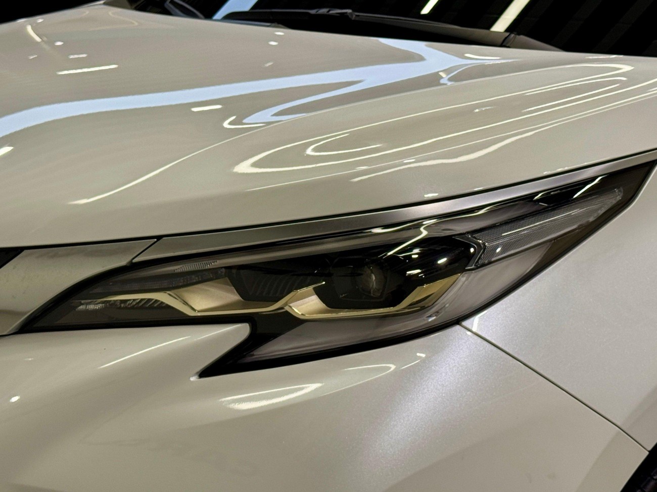 Toyota Granvia 2024