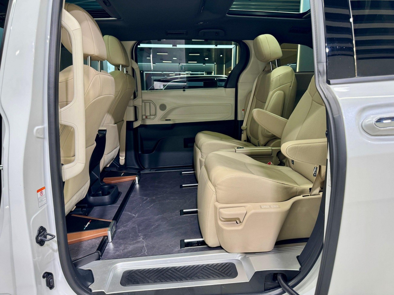 Toyota Granvia 2024
