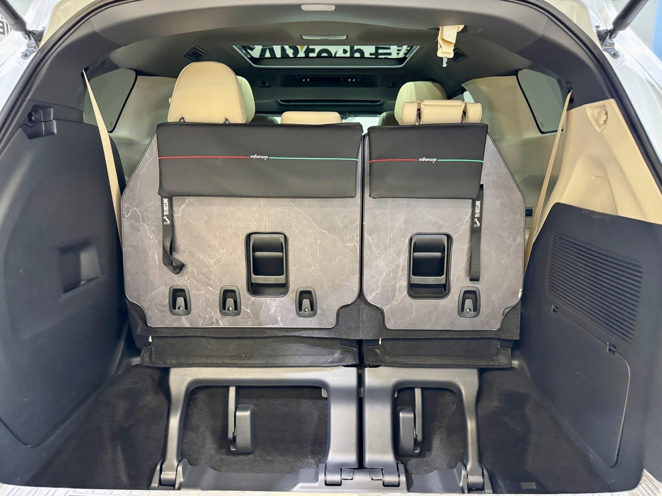 Toyota Granvia 2024