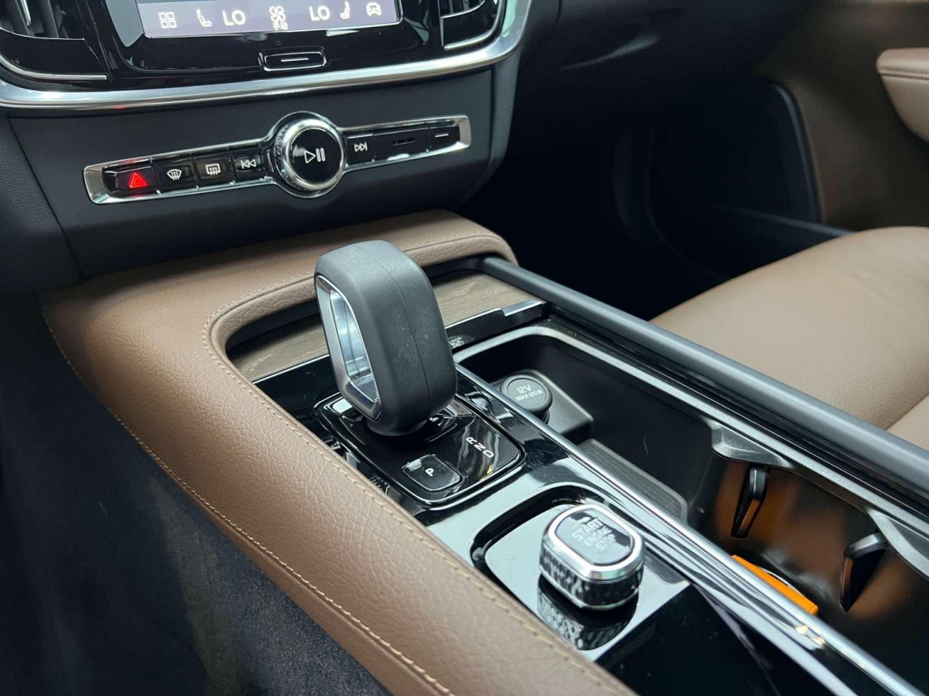Volvo V90 2023
