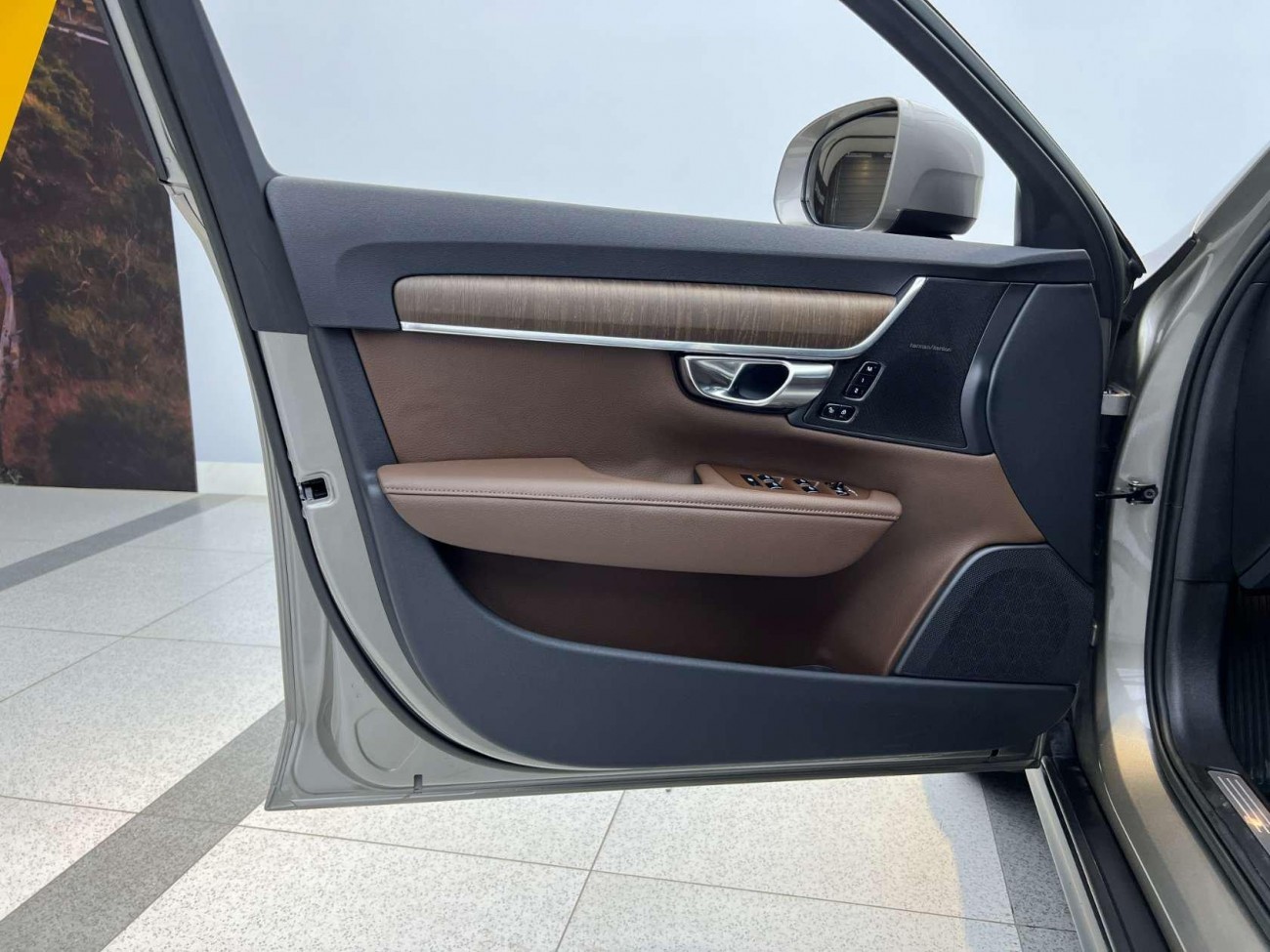 Volvo V90 2023