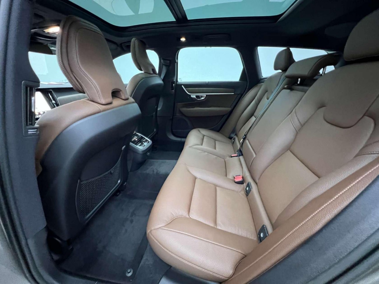Volvo V90 2023