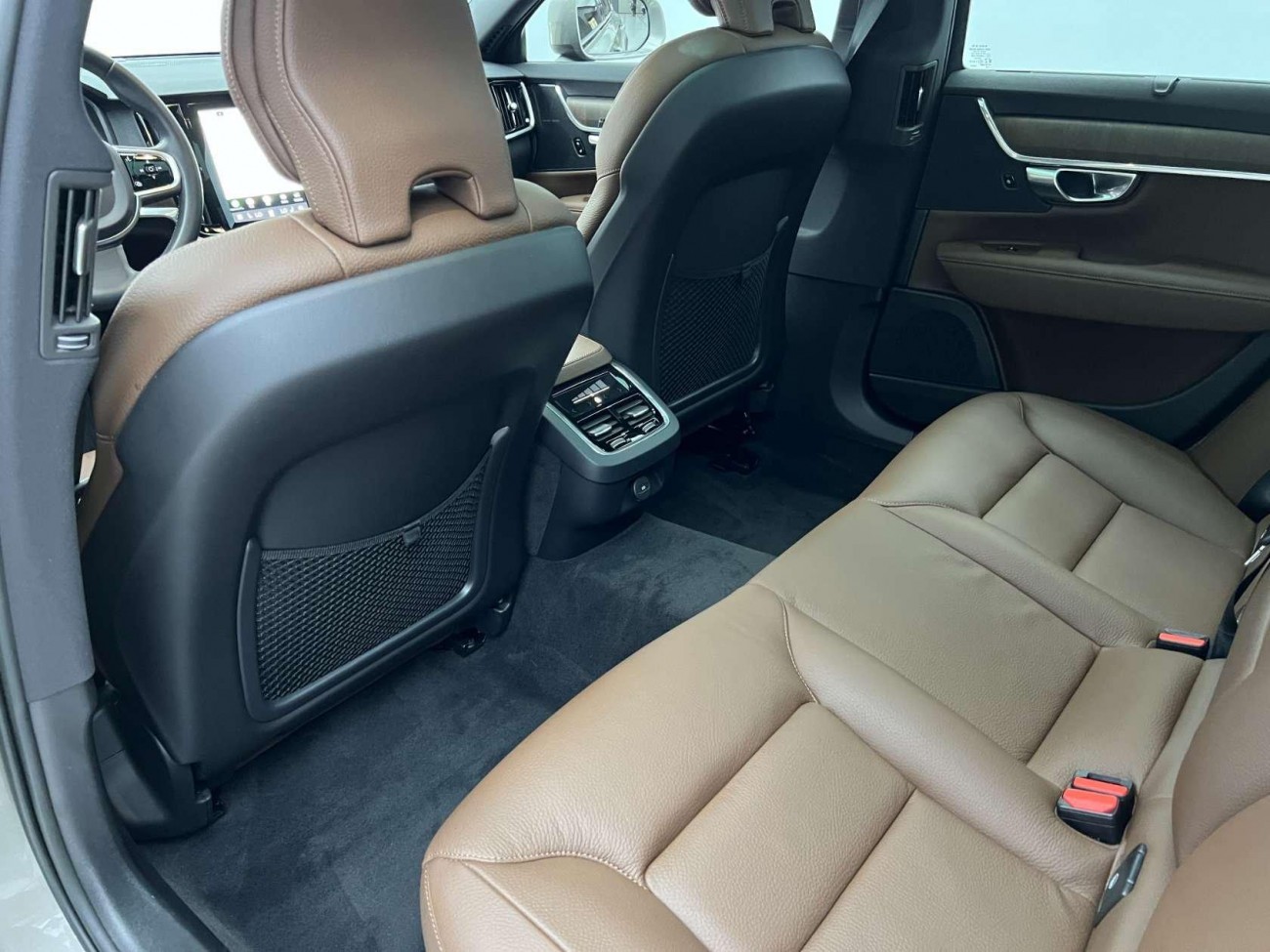 Volvo V90 2023