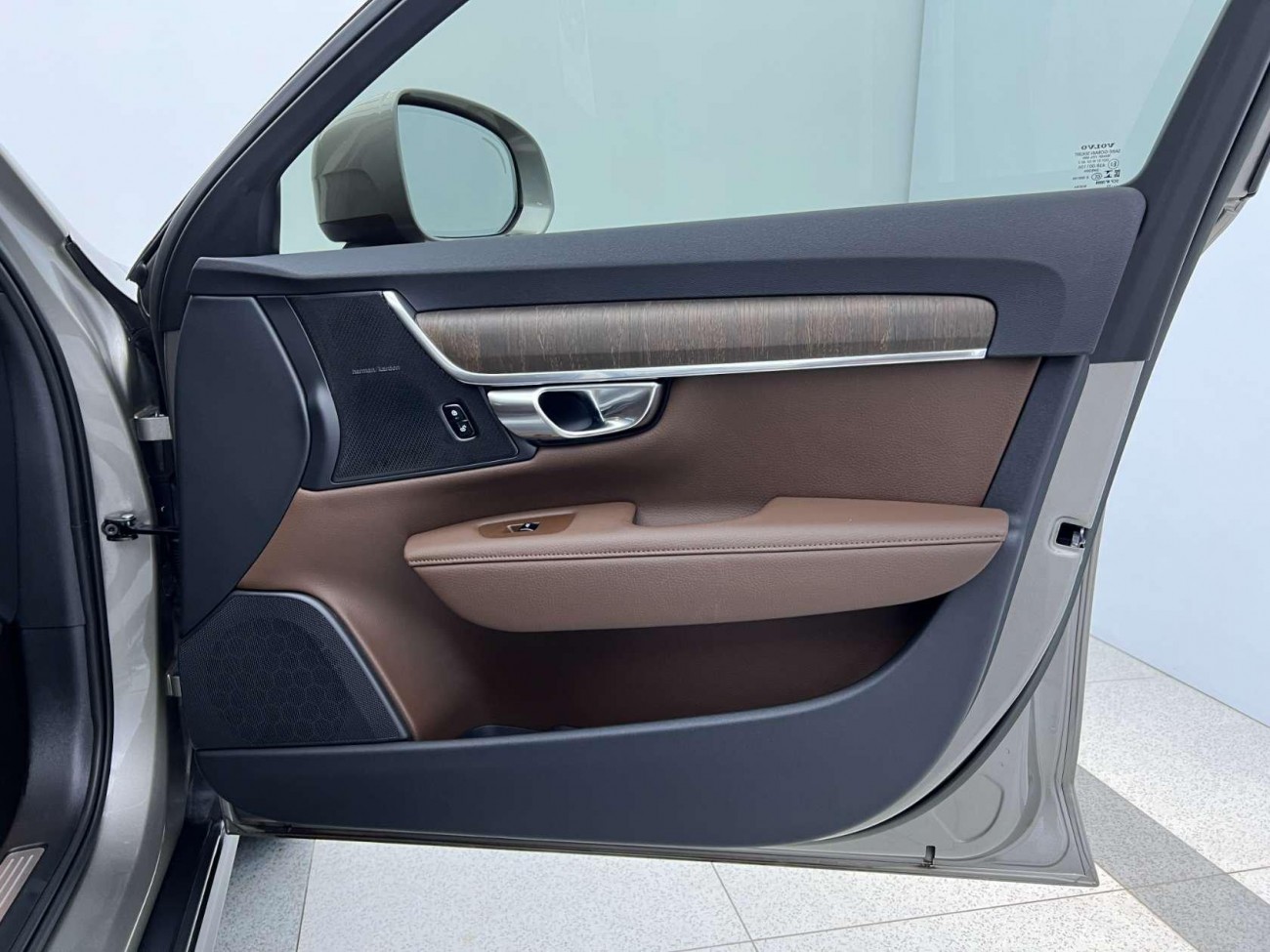 Volvo V90 2023