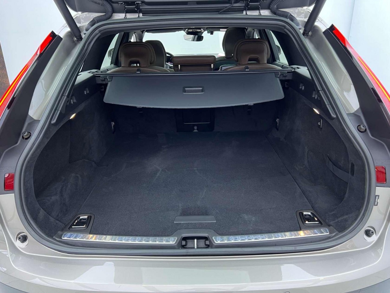Volvo V90 2023