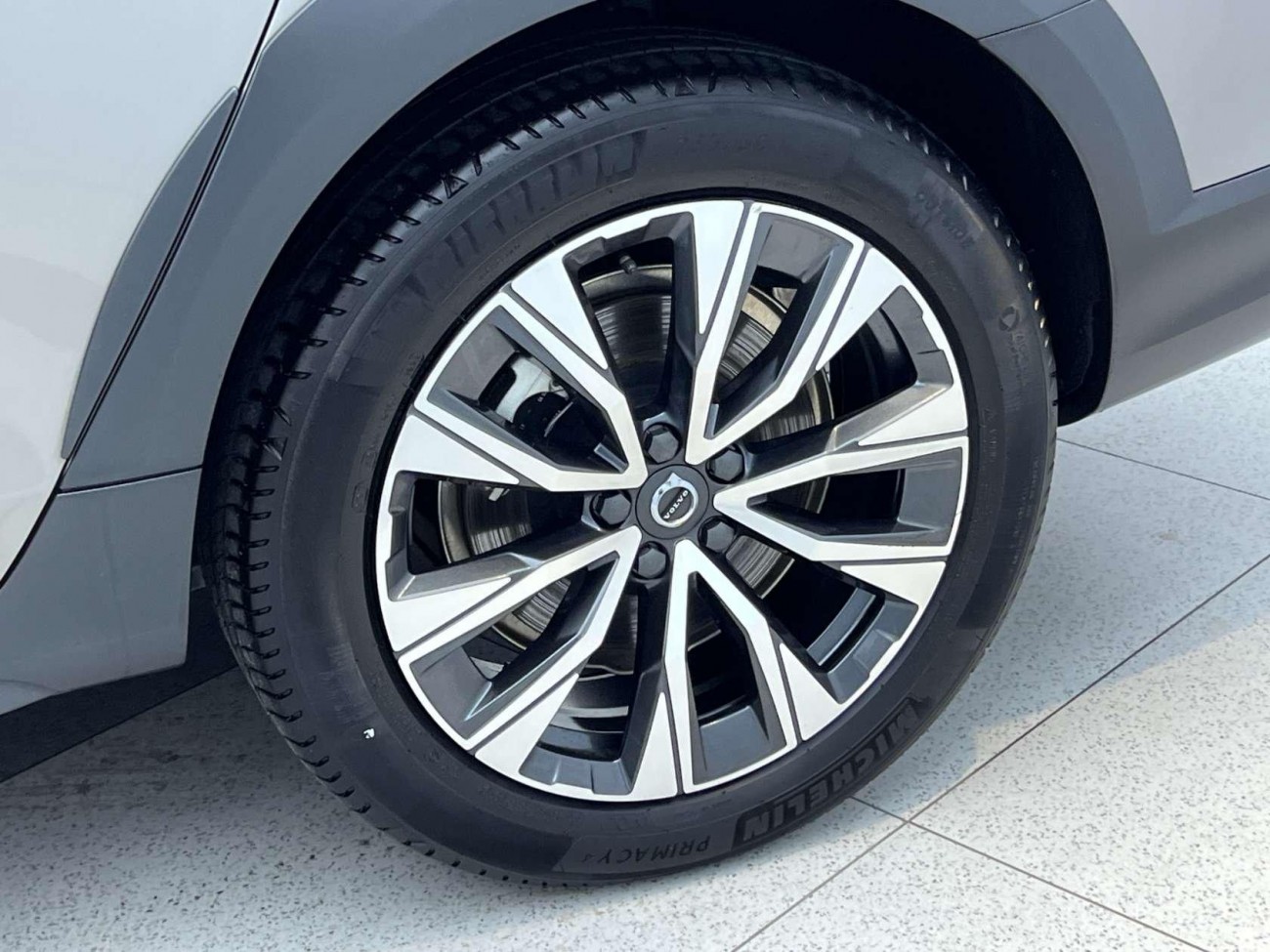 Volvo V90 2023