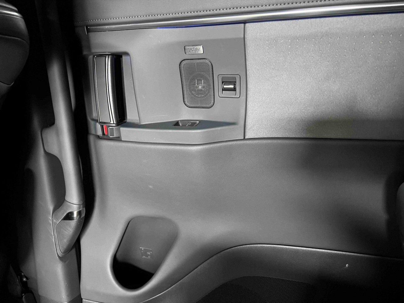 Lexus LM 350h 2024