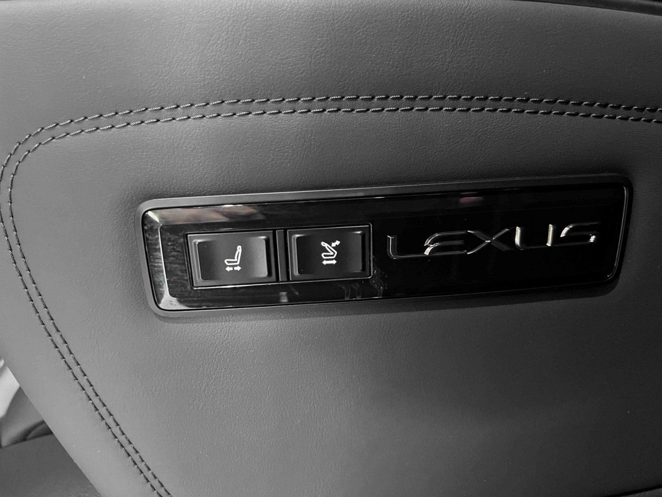 Lexus LM 350h 2024