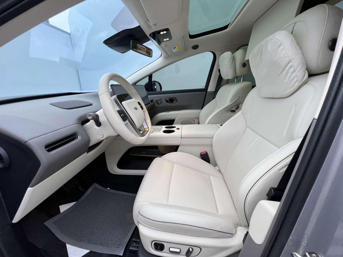 Li Auto i8 2025