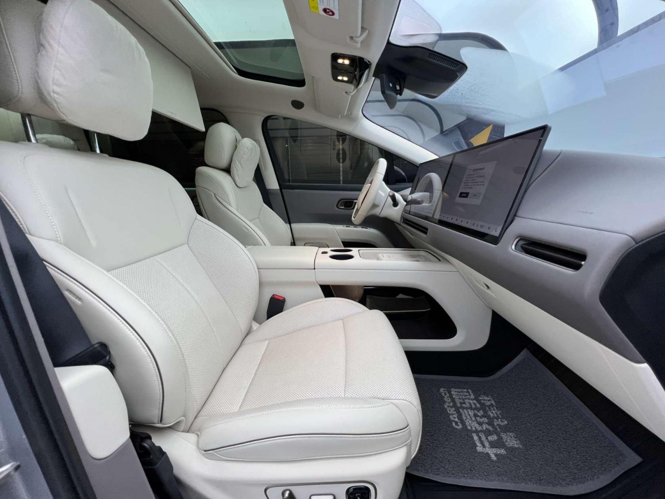 Li Auto i8 2025