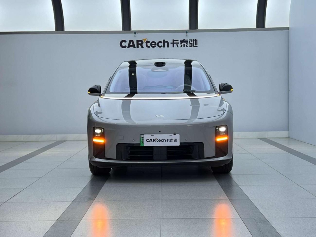 Li Auto i8 2025