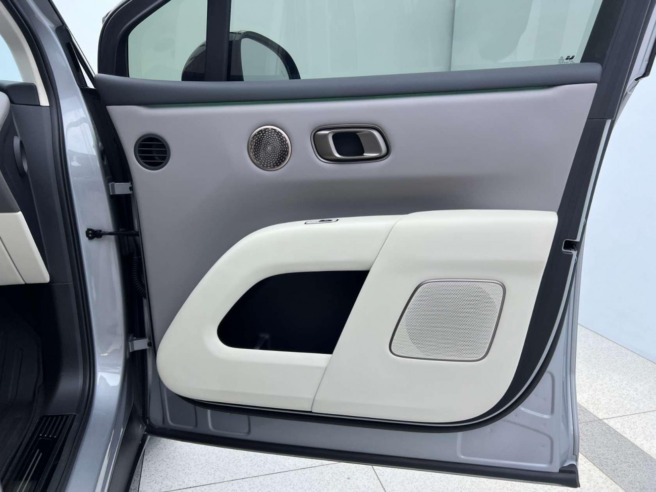 Li Auto i8 2025