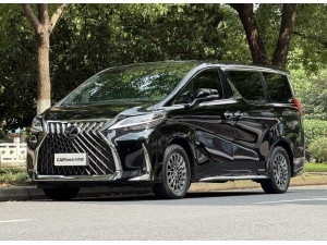 Lexus LM 300h 2022