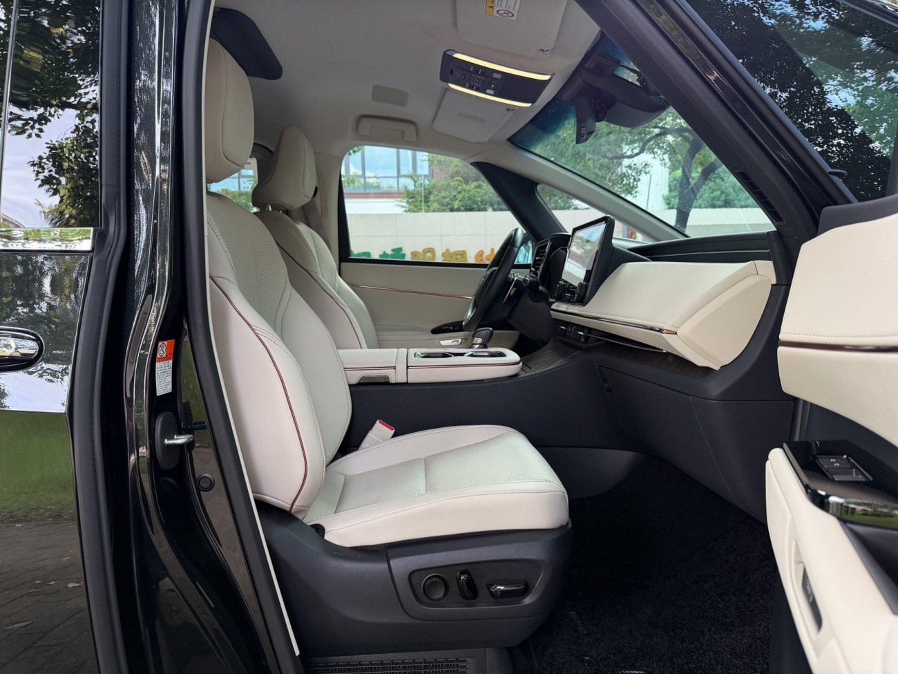 Lexus LM 500h 2024