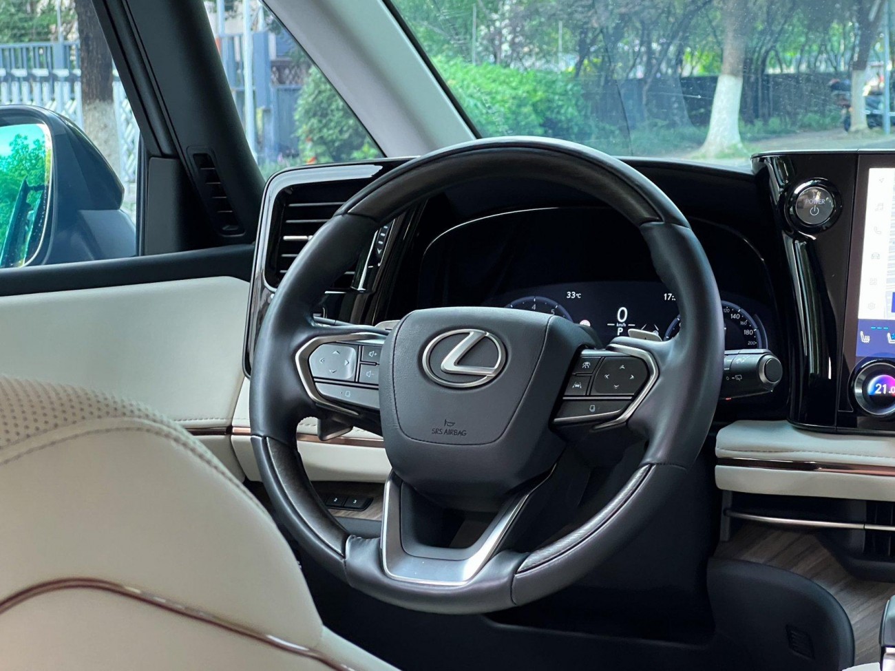 Lexus LM 500h 2024
