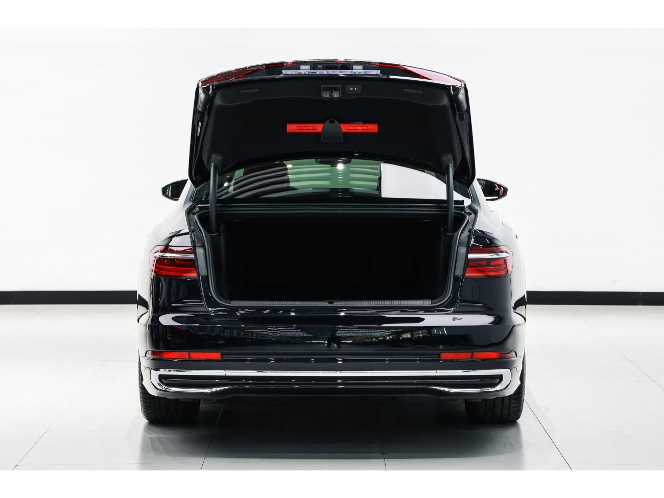 Audi A8L 55 TFSI 2025