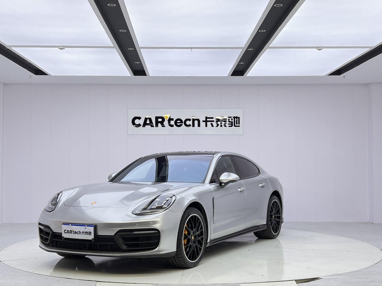 Porsche Panamera 2024