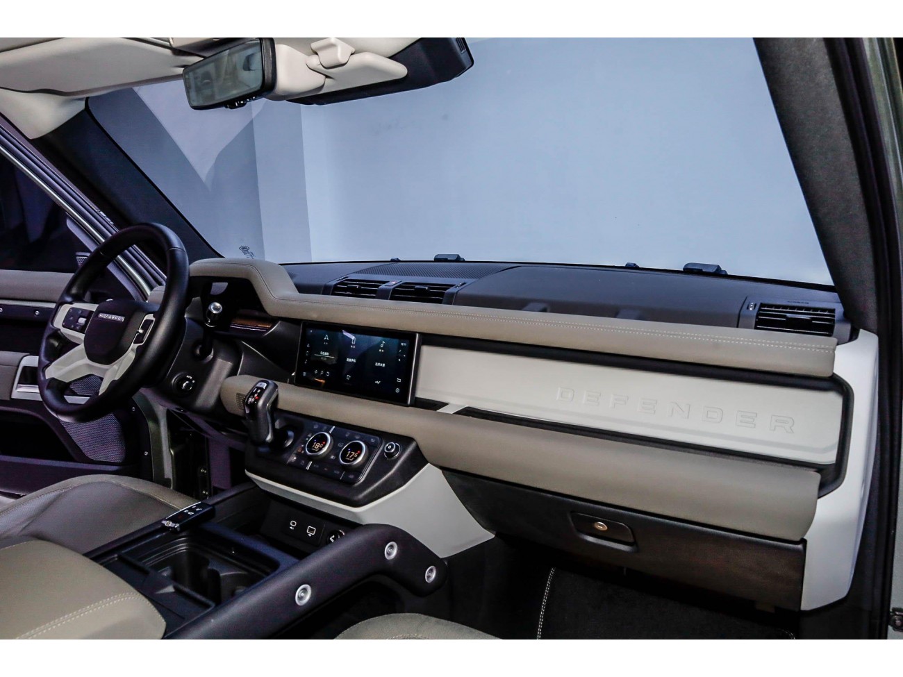 Land Rover Defender 2021