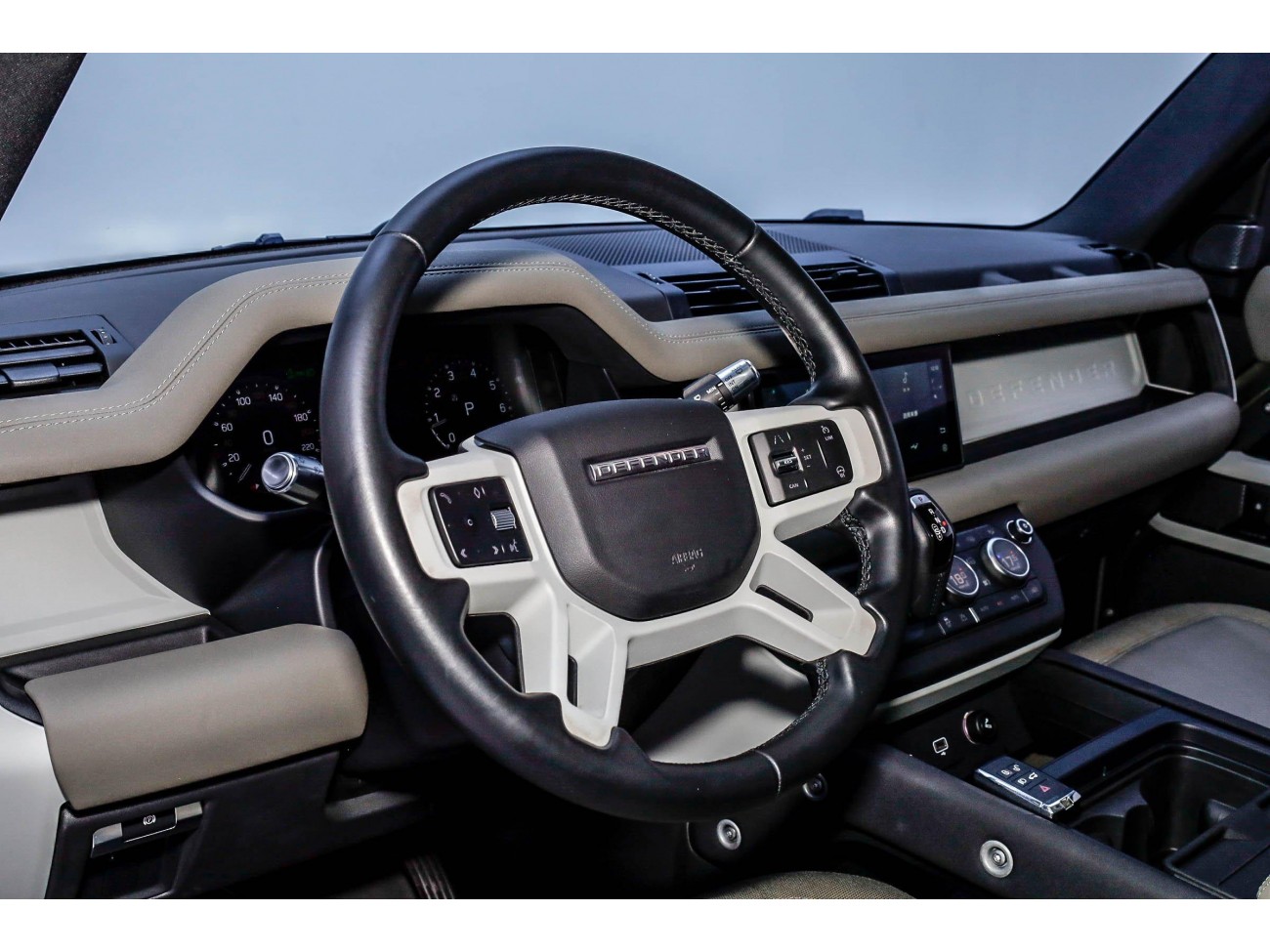 Land Rover Defender 2021
