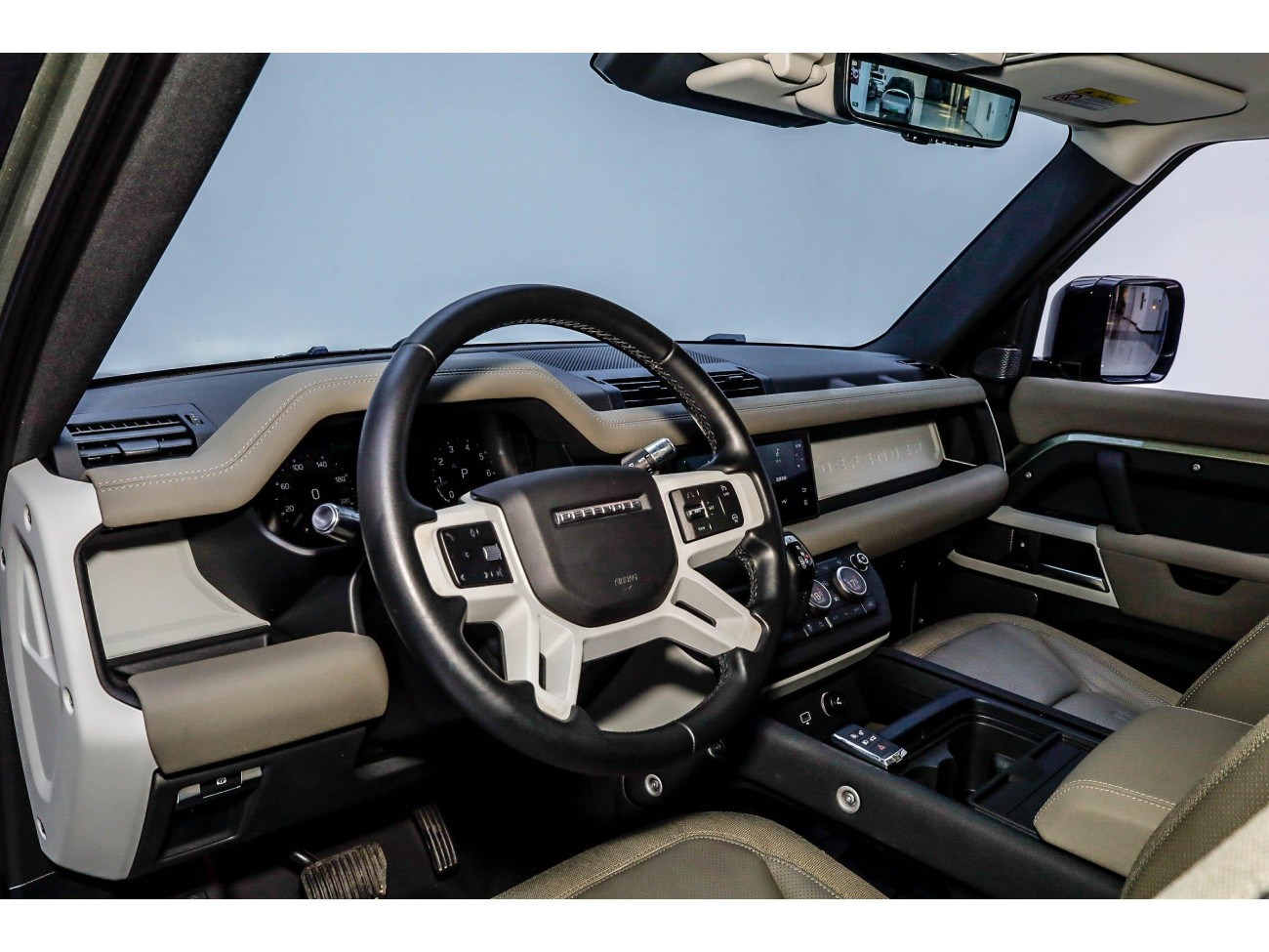 Land Rover Defender 2021
