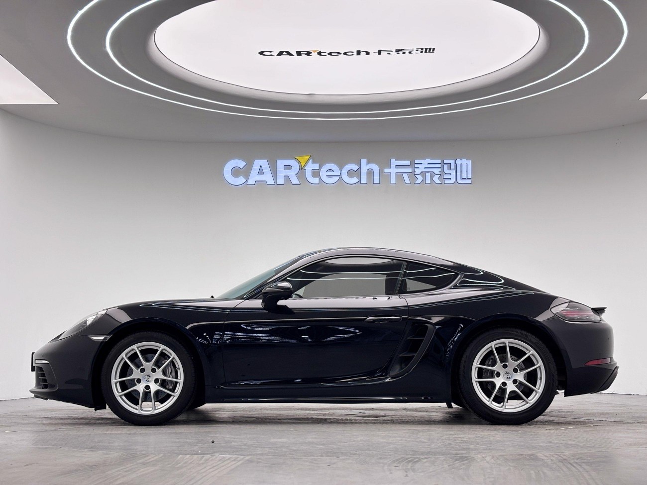 Porsche Cayman 2019