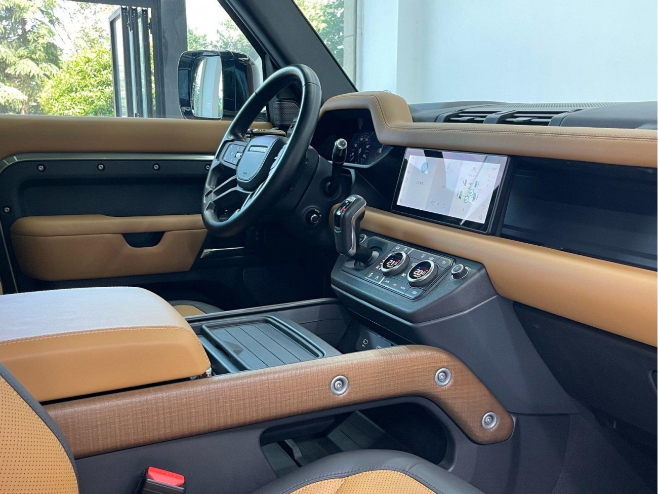 Land Rover Defender 2021