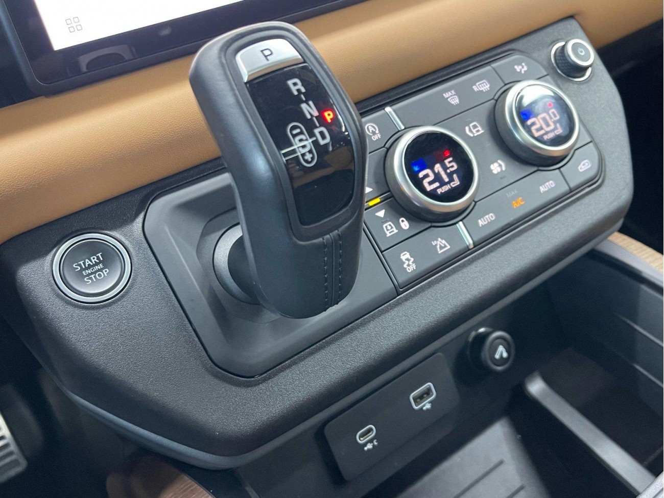 Land Rover Defender 2021