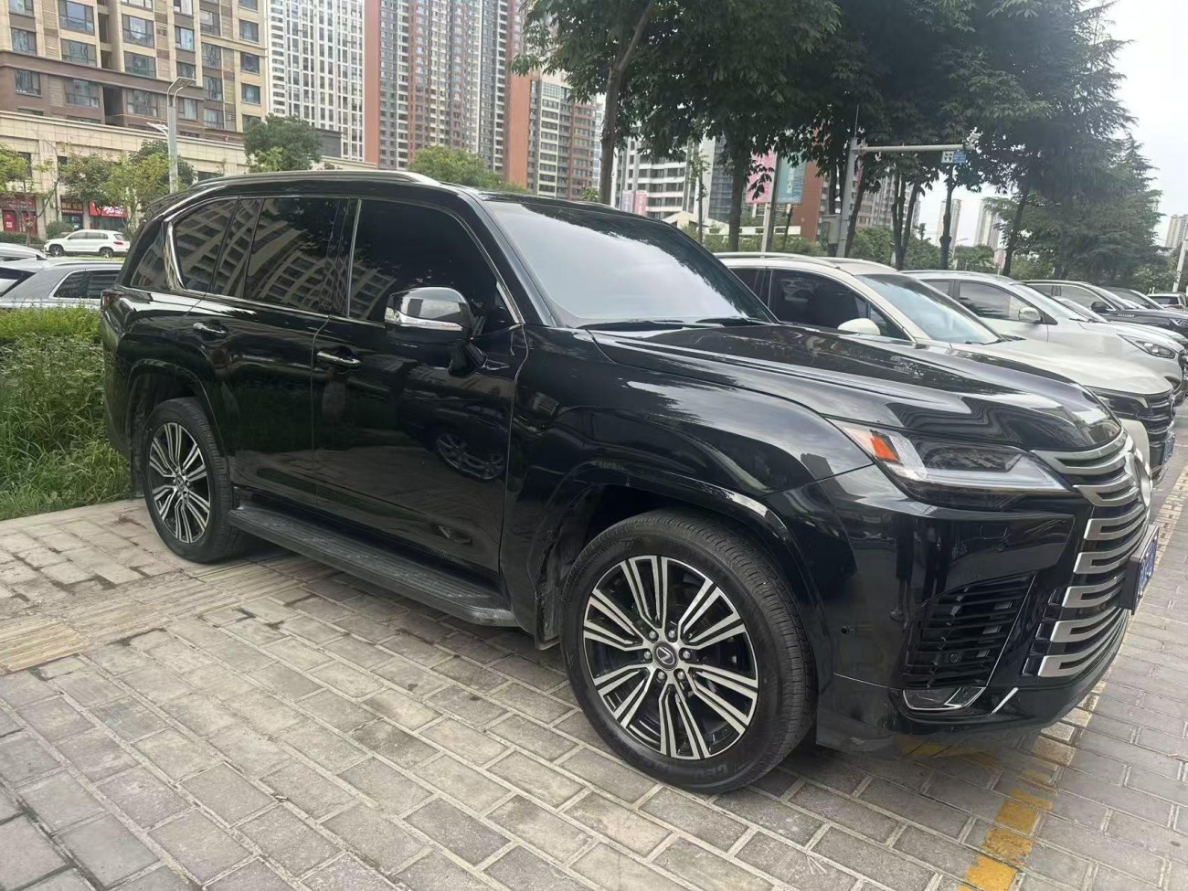 Lexus LX 700h 2025