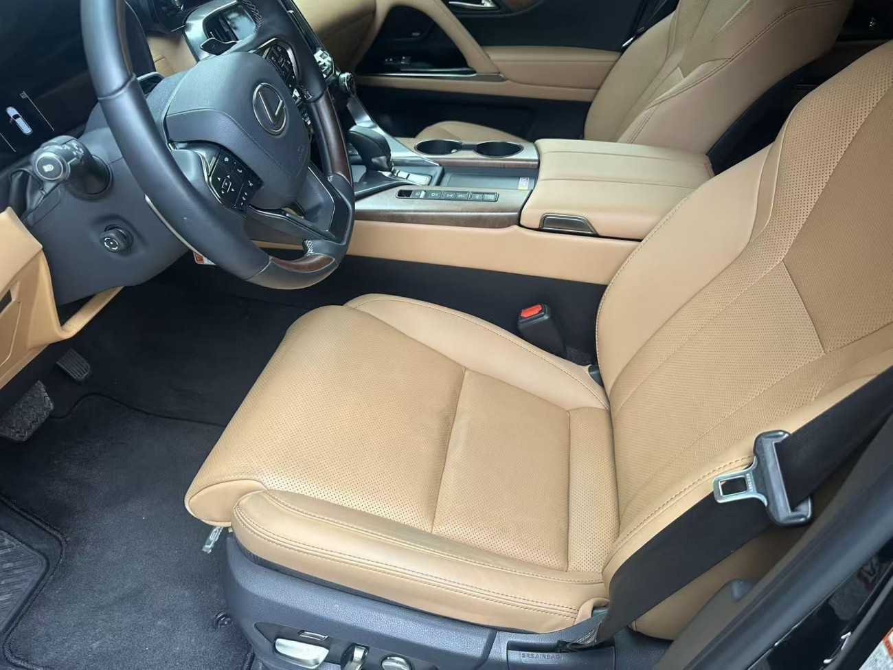 Lexus LX 700h 2025