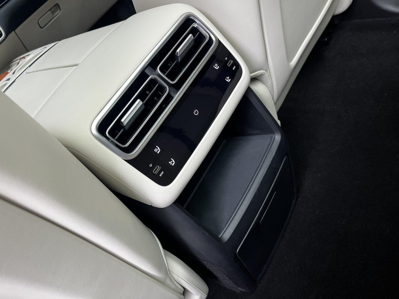 Li Auto L6 2025
