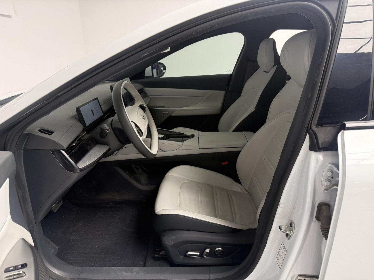Dongfeng eπ007 2024