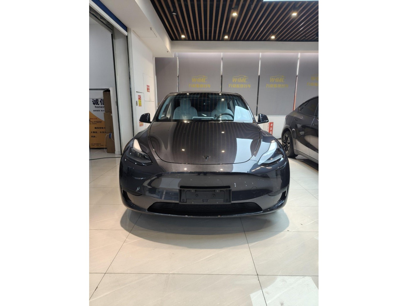 Tesla Model Y 2024