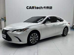 Lexus ES 200 2024