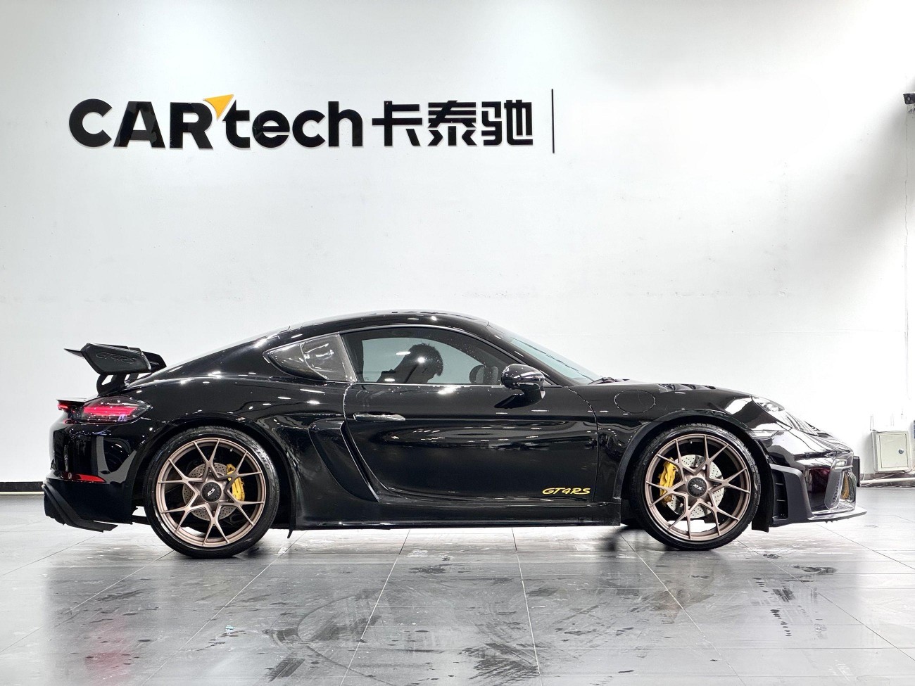 Porsche Cayman 2020