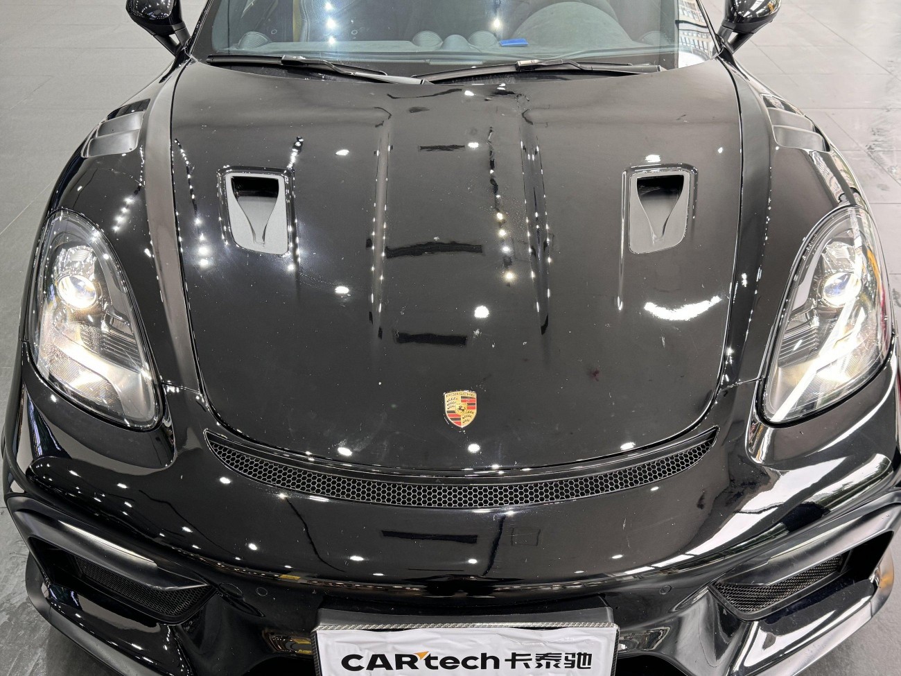 Porsche Cayman 2020