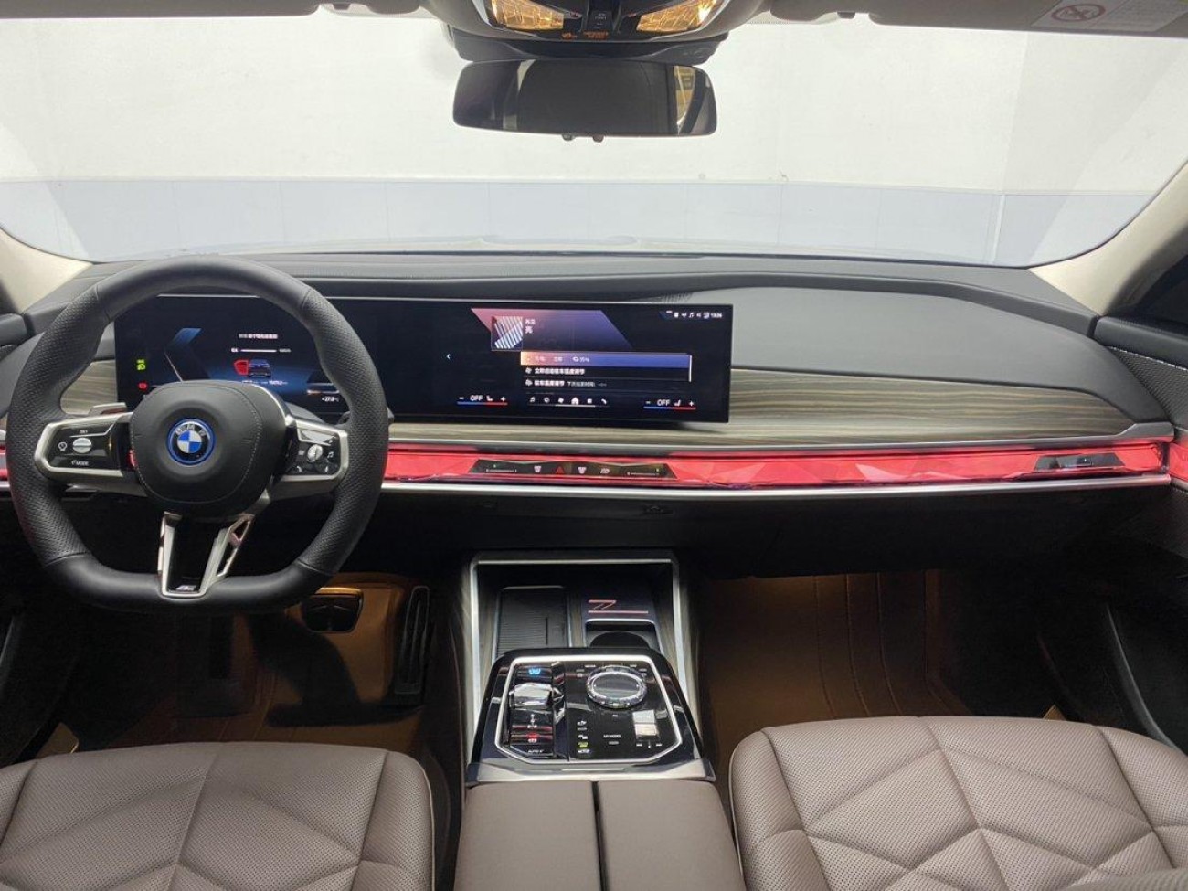 BMW i7 2025