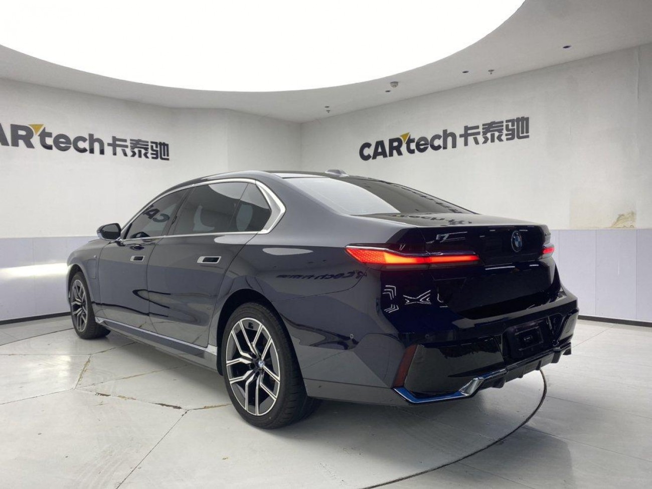 BMW i7 2025