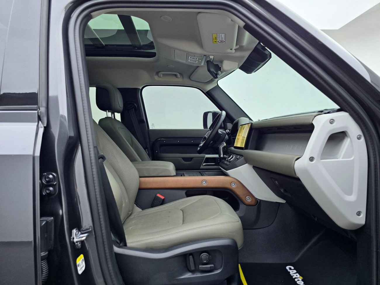 Land Rover Defender 2021