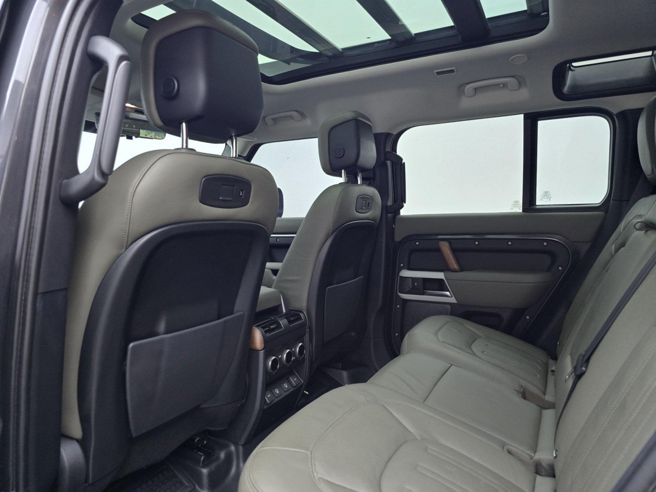 Land Rover Defender 2021