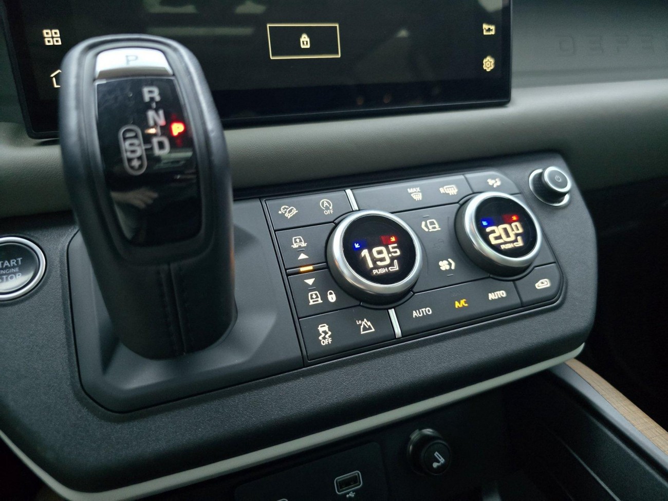 Land Rover Defender 2021