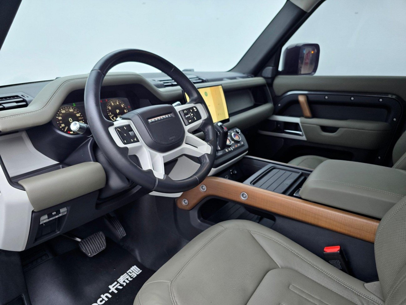 Land Rover Defender 2021