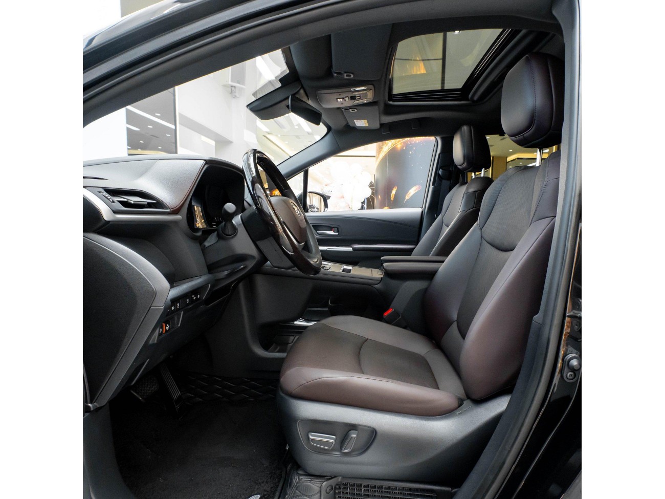 Toyota Granvia 2024