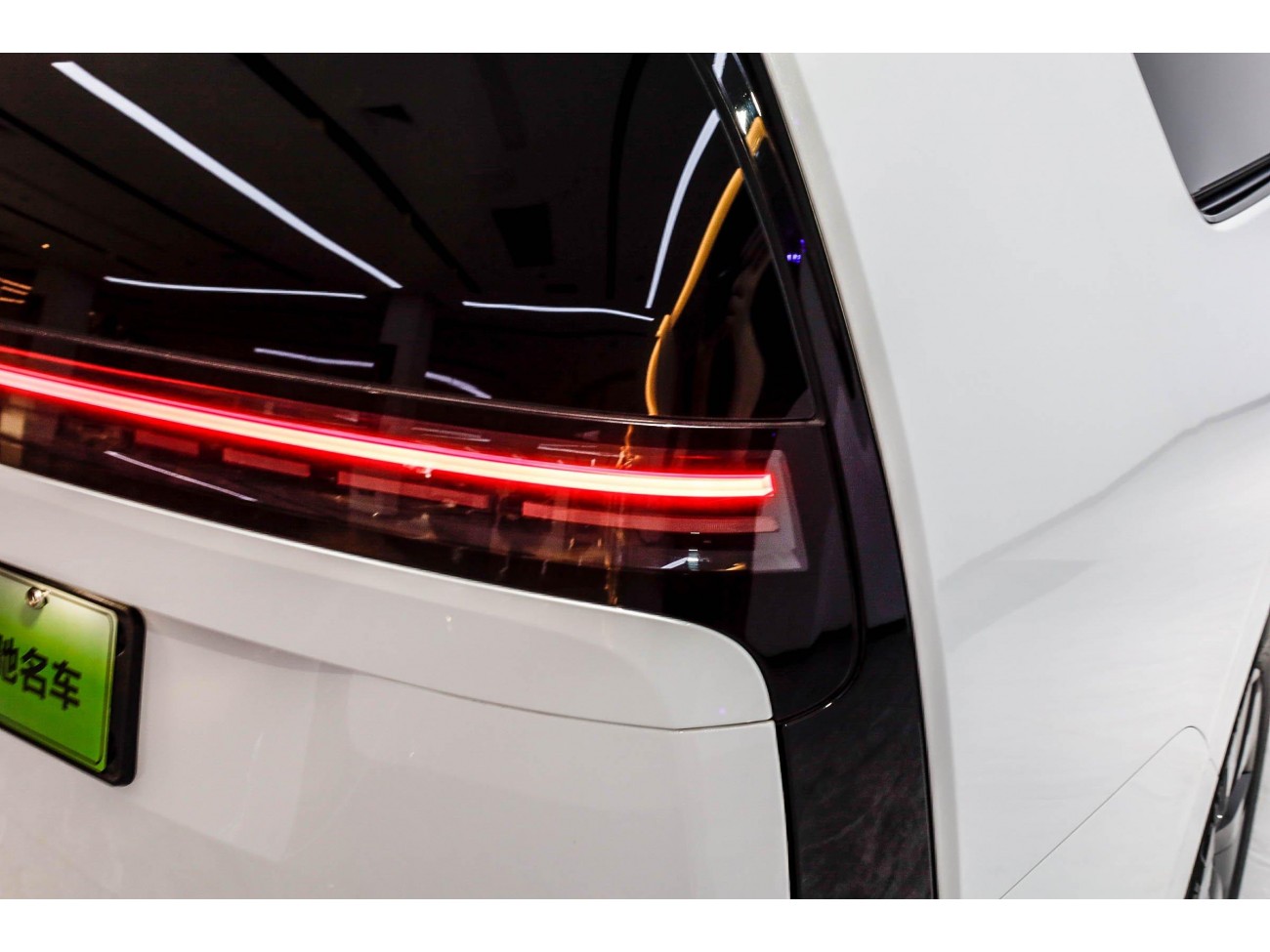 Li Auto MEGA 2024