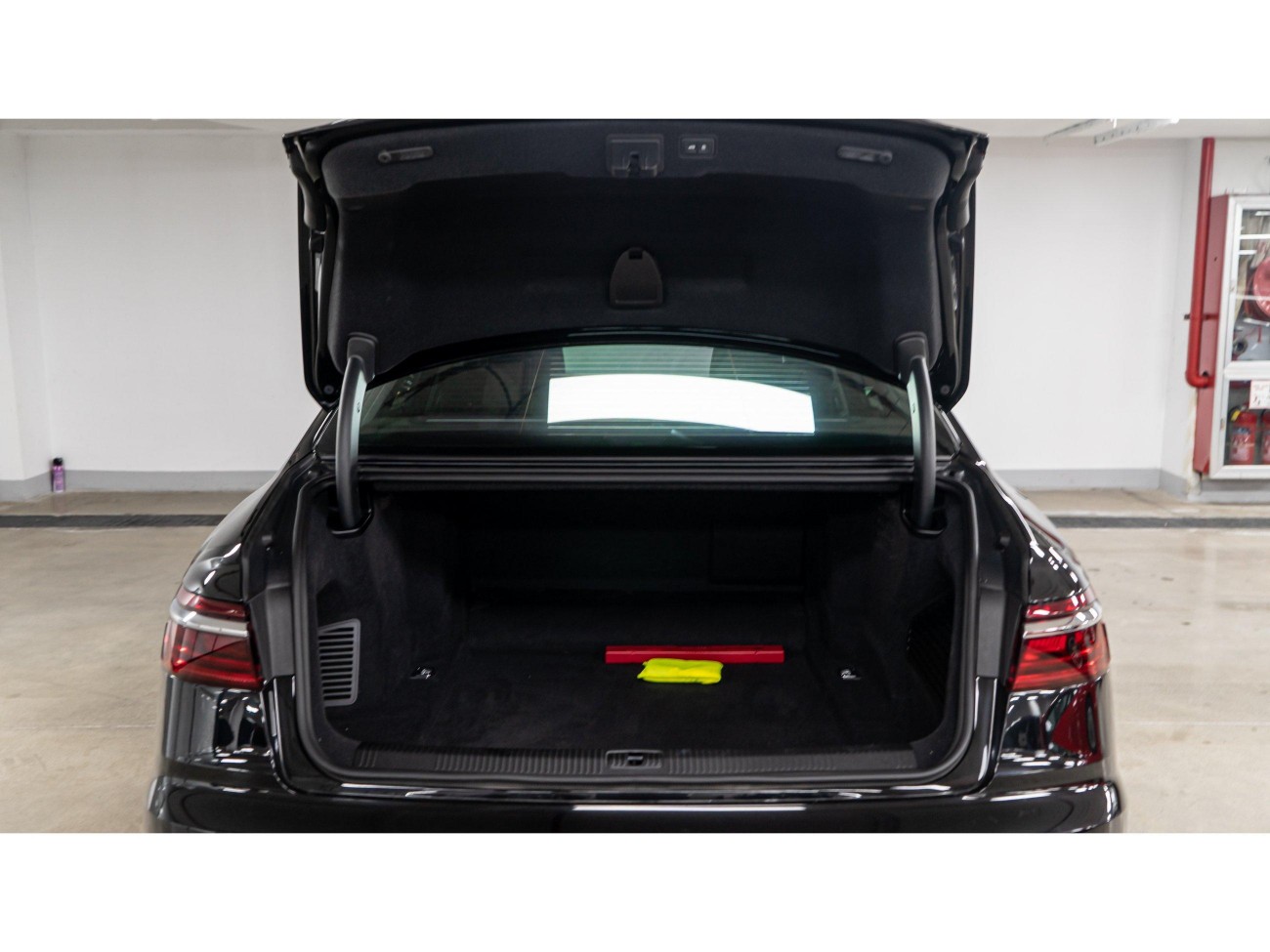 Audi A8L 55 TFSI 2022