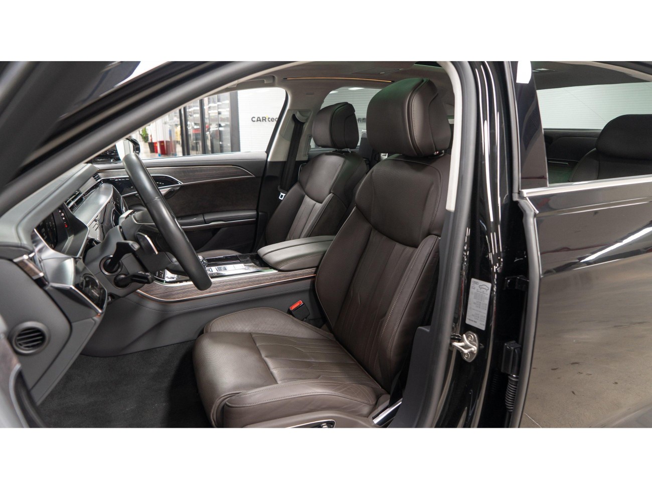 Audi A8L 55 TFSI 2022